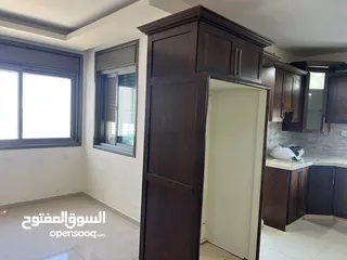  1 شق مميز ه للبيع في سطح مرحبا