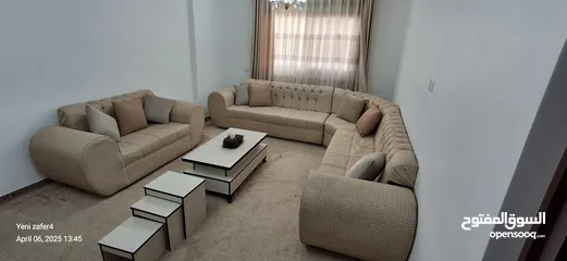  1 طقم كورنر جديد للبيع ، أربع قطع  مع طاولة وسط