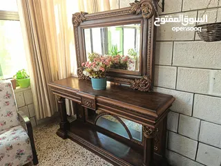  2 طاوله سفرة مع 8 مقاعد حجم كبير + بيرو استعمال بسيط