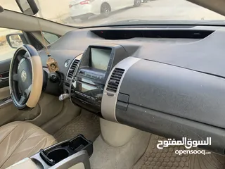  1 سيارة تويوتا بريوس