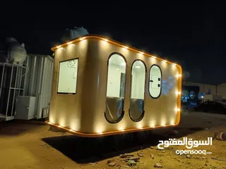  2 :  مواصفات العربه  -1- مطبخ كامل مصنوع من الاستيل  2 جدران وسقف ستيل  3 ارضية المنيوم مانع للانزلاق