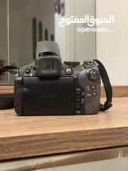 4 كاميرا Canon شبه جديدة للبيع