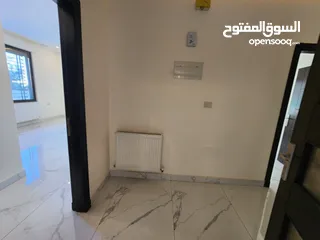  3 شقة أرضية دوبلكس فارغة للبيع في منطقة خلدا - REF: 14657