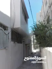  5 بيت للايجار في حي الحسين بجانب عيادة عاصف السفاريني وديوان الشجراوي