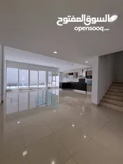  4 فيلا راقية في مدينة السلطان قابوس Luxurious 5 BR Villa in MQ