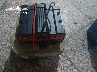  4 شاحن بطارية سيارة مع منفاخ عجل السيارة جديد مش مستعمل للبيع ......