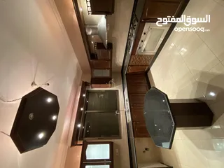  6 في أرقى مناطق حي الصحابه شقة طابق ثالث 183م بتشطيبات راقية / ref 9519