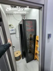  14 مكتب تجاري فخم للبيع أو الإيجار