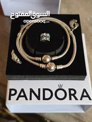  1 اساور pandora مع تشارمز اصليه 100% باللون الفضي بسعر 70 دينار