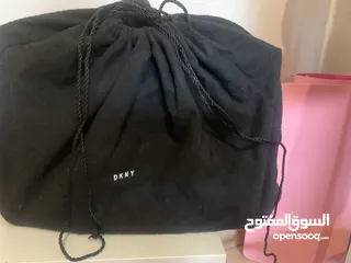  4 Dkny اصلية استعمال خفيف 3-4 مرات