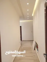  6 شقة ارضية من ضمن فيلا مطله في الظهير مع حديقة و كراج