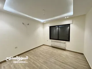  22 شقة طابق شبه ارضي للبيع مساحة 200م مع ترس وحديقه وكراج 250م بأجمل مناطق خلدا (مشروع 114