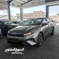  1 KIA CERATO 2024 (كفالة الوكيل الرسمي 5 سنوات) و(عقد صيانة 30,000 كم زيوت وفلاتر)
