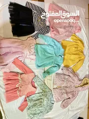  4 مجموعة ملابس بناتي مستعمله بحاله جيده ب 10 دنانير