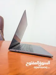  3 لابتوب (MacBook Pro) 2018 نظيف للمصممين والمبرمجين يدعم Xcode و Flutter و وجميع نسخ Adobe