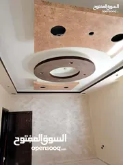  28 دهين مصري محترف بخبره كبيره في مجال الدهان و الديكورات وتركيب ورق الجدران وبديل الخشب وبديل الرخام ؟