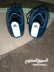  2 بوت اديداس اصابع