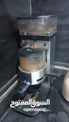  2 مكينة إسبريسو والمشروبات الساخنه مع الطاحونه للبيع في الرياض