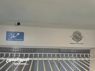  2 ثلاجه هيتاشي للبيع بحاله جيده جدا قابل للتفاوض بشي بسيط