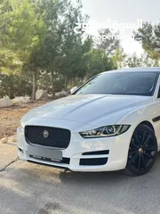  4 Jaguar XE 2018