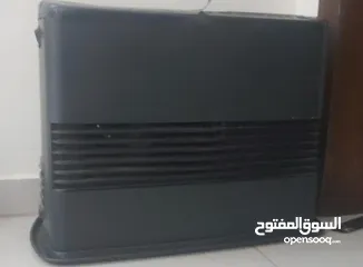  6 اغراض للبيع بسعر ممتاز يناسب الجميع ا وضعهم ممتاز ومنهم جديد وفي اكتر احذية للي بيريد يبعت واتس