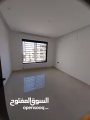  10 خلدا 160م داخلي و120م خارجي ومدخل خاص وكراج خاص بسعر مغري