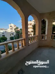  8 شقه فارغه طابق الاول ثلاث غرف نوم طابقيه في عبدون للايجار السنوي 8500