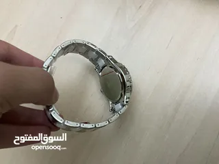  8 ساعة سويسرية جديدة بالكرتونة