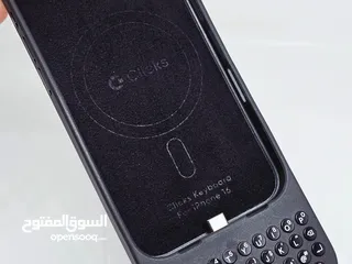  4 IPhone 16 256G 100% Battery + click iOS keyboard