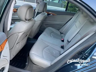  28 مرسيدس 2009 E200 بانوراما   استخدام شخصي  فل كامل وفحص كامل   وعداد قليل ((100 الف كم فقط