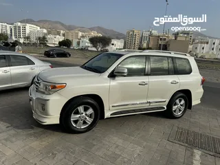  5 لاندكروزر 2014 وكالة عمان GXR-V8 رقم 1 المستخدم الاول نظيف ممشى قليل