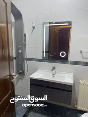  11 شقة فاخرة - حي الرونق/البيادر قرب النادي