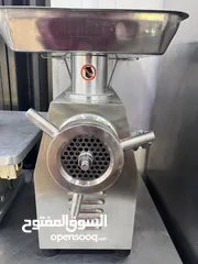 6 ثلاجات ومكينات لحمه