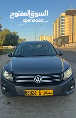  1 Volks Wagon Tiguan 2012