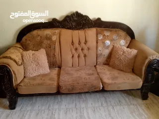  1 طقم كنب موجود بضاحيه الامير حسن