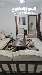 12 شقه مفروشه ديلوكس كاملة الخدمات للايجار الشهري او السنوي في عمارة سكنيه مخدومة يوجد حارس للعمارة