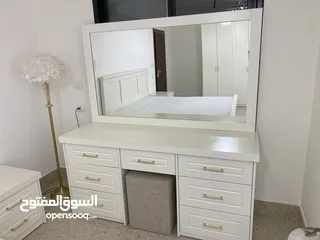  16 للبيع أثاث منزلي شبه جديد – استعمال أقل من سنة فقط