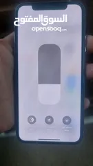  2 آيفون xs شاشه اصليه مش مغيره وبطاريه 76  كرتونته معه وشاحنه الأصلي