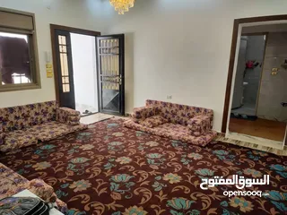  4 بيت سوبر ديلوكس للبيع