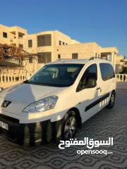  1 بيجو بارتنر 2011