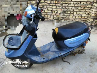  2 Yamaha jog poche 49c  3kj دراجة ياماها منغولي إم السلة سرعة 60 لون سمائي مستعمل