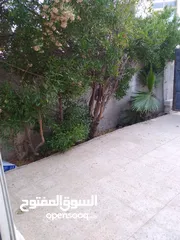  4 بيت مستقل للبيع