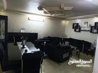  6 شقة  ارضيه للبيع