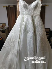  7 فستان عروس ( شبه جديد ) مع كمالياته طرحة شك خرز وبرنس وتاج للبيع مش للاجار استعمال مرة واحدة لعروس.