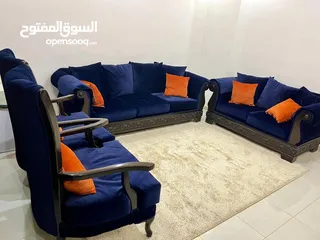  2 طقم كنب بحاله ممتازه