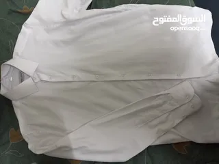  7 ملابس للبيع اغلبها لم يلبس ومن ماركات معروفة