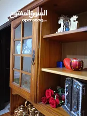  7 بوفيه شبه جديده قطعتين للبيع