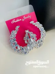  15 اكسسوارات للاذن بمضهر جميل ومفتن يزيد جمالك إلى ضعفه وايضا كفالة على الون