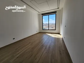  18 شقة أرضية مميزة في عبدون للبيع بموقع حيوي   الرقم المرجعي : 14199