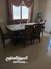 4 طقم كنب مع طاوله سفره للبيع